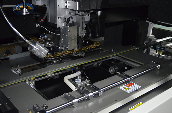 國產自動插件機