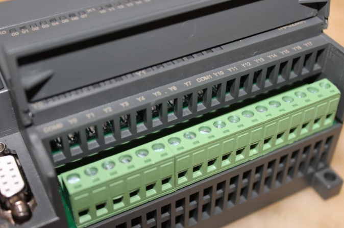 立式自動插件機(jī)故障維修的PLC思路